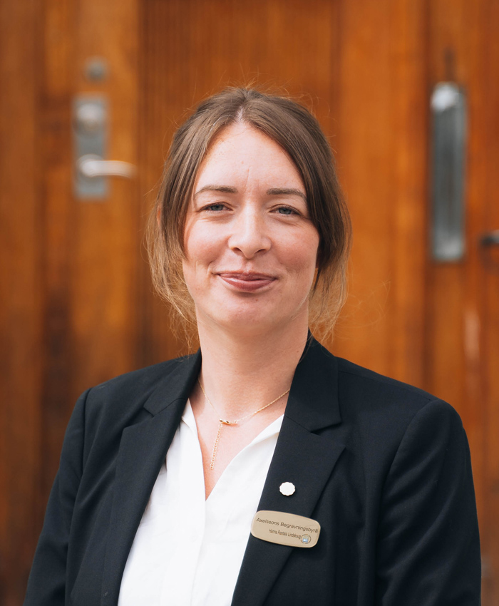 Axelssons Begravningsbyrå - Kontakta oss - Vi har jour dygnet runt! - Hanna Rantala Lindskoug